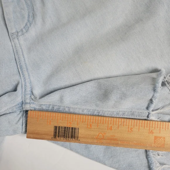 Elizabeth and James Cut Off Shorts Sz 28 Denim Raw Hem Light Wash Organic Cotton - Picture 13 of 15